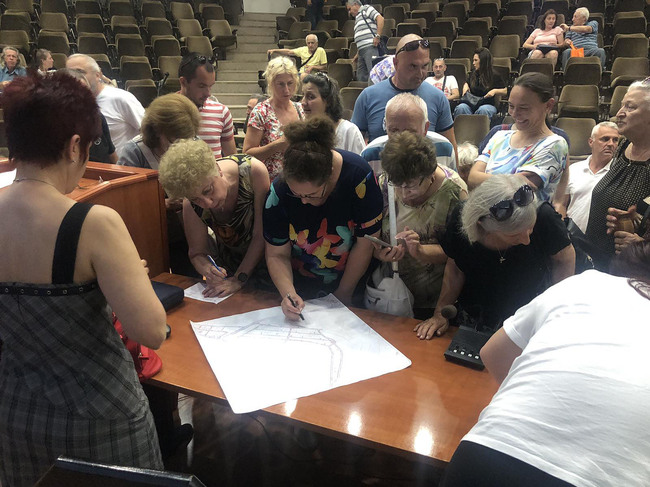 Община Варна: Близо 150 човека се включиха в публична дискусия за прилагането на улична регулация в СО „Телевизионна кула“