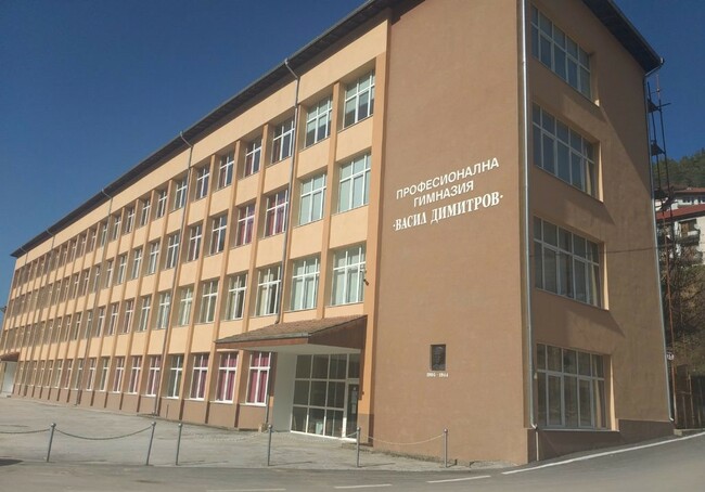 Отборът на Професионална гимназия в Мадан спечели първо място в средношколско състезание по „Енергетика“