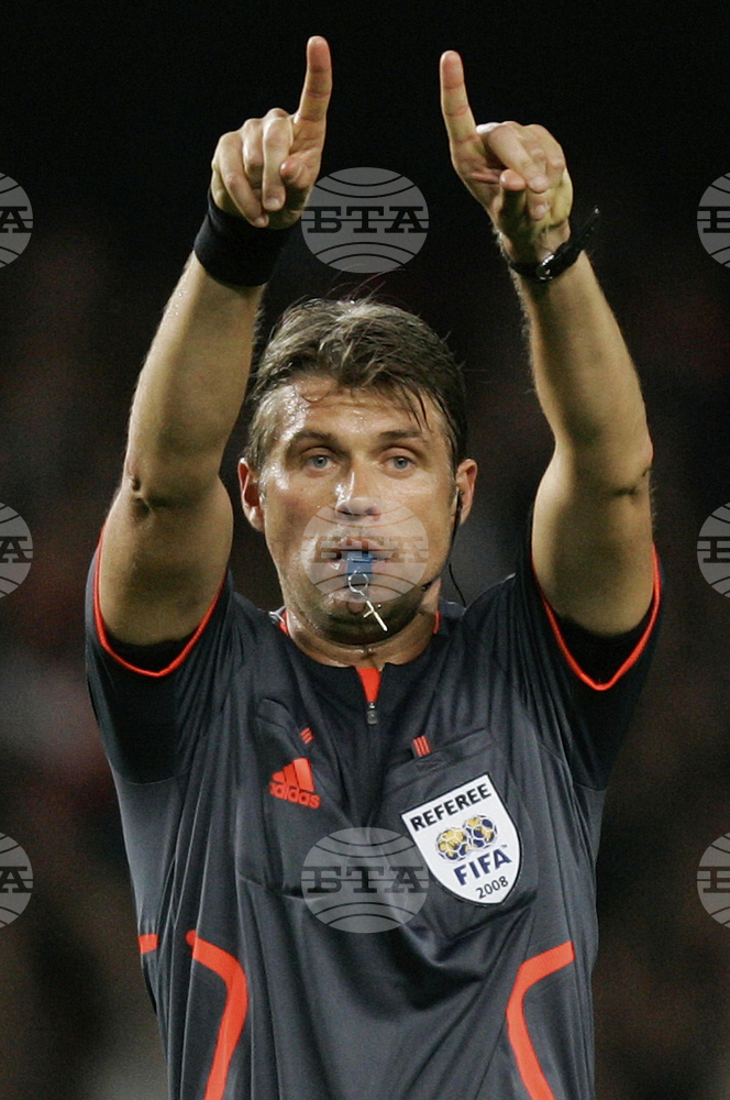 Шефът на Съдийската комисия на УЕФА Роберто Розети призна, че намесата на системата ВАР в мачовете става прекалено голяма