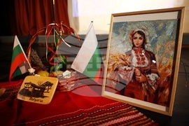 Български фолклорни състави в чужбина - творческа среща