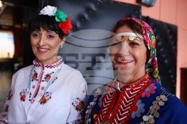 Български фолклорни състави в чужбина - творческа среща