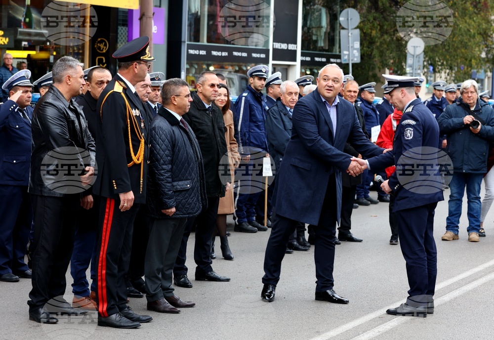 Срам ме е да гледам автомобилите на пътните полицаи, каза вътрешният министър Иван Демерджиев