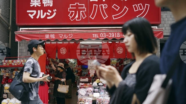 Чуждестранните жители на възраст между 20 и 29 години в Япония вече са 9,5 на сто, а правителството отваря врати за още 426 хиляди