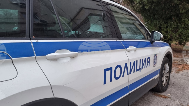 Мъж е опериран по спешност, след като е пребит пред блок в Перник, съобщиха от полицията