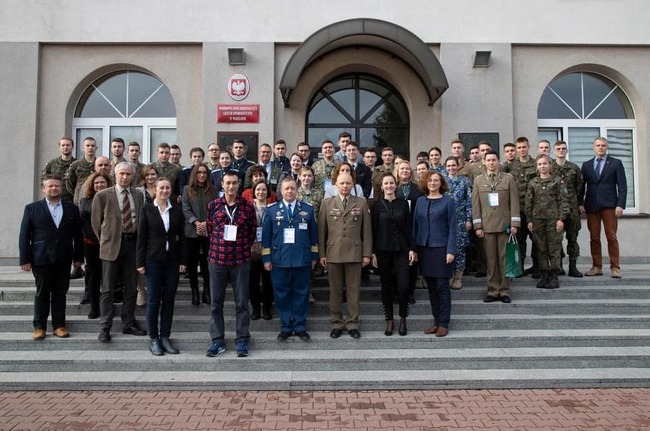 В периода 24-28 октомври 2022 г. представители на ВВВУ "Г. Бенковски" посетиха Военен технически университет, гр. Варшава, Полша