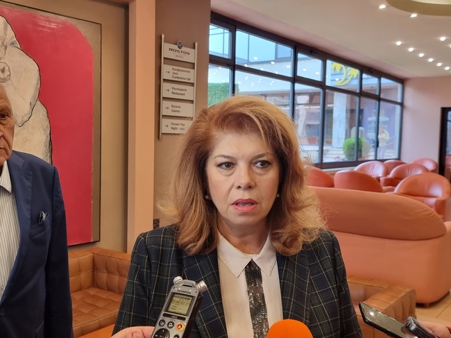България има нужда от редовен кабинет, каза вицепрезидентът Илияна Йотова