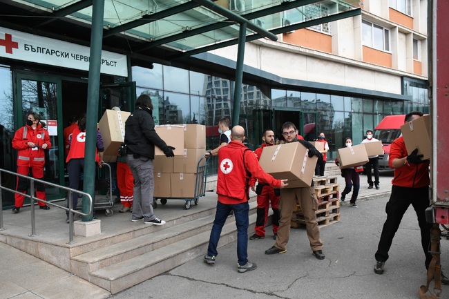 БЧК продължава да подпомага пострадалите от конфликта в Украйна