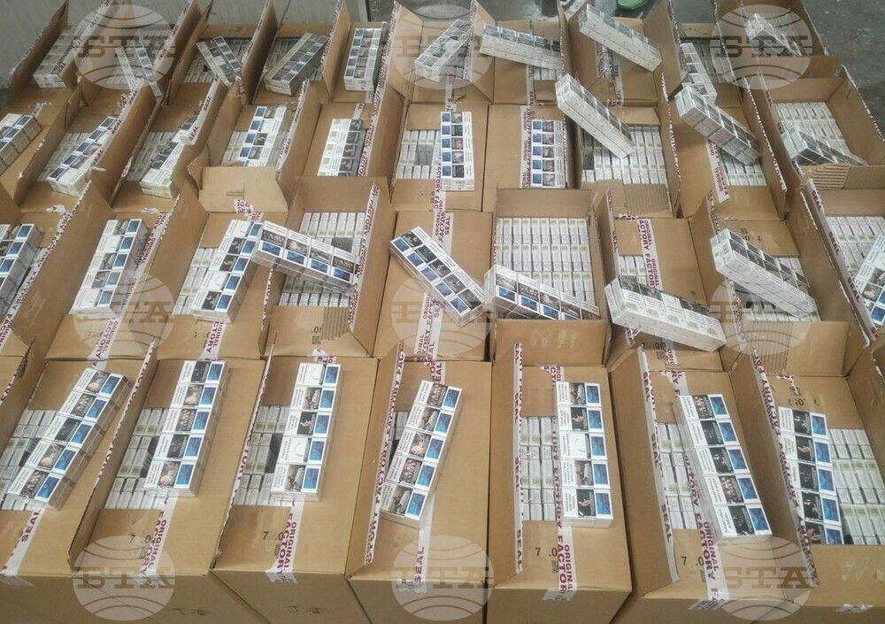 Недекларирани 400 000 къса цигари задържаха митническите служители на МП Капитан Андреево