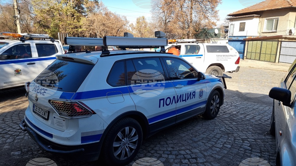 Полицията в Радомир залови пиян шофьор, отговорен за блъскането на три леки автомобила