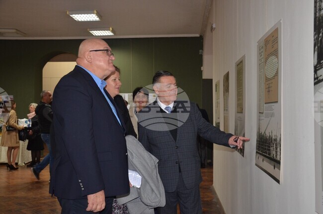 Кметът на Видин и посланикът на Аржентина откриха заедно изложба