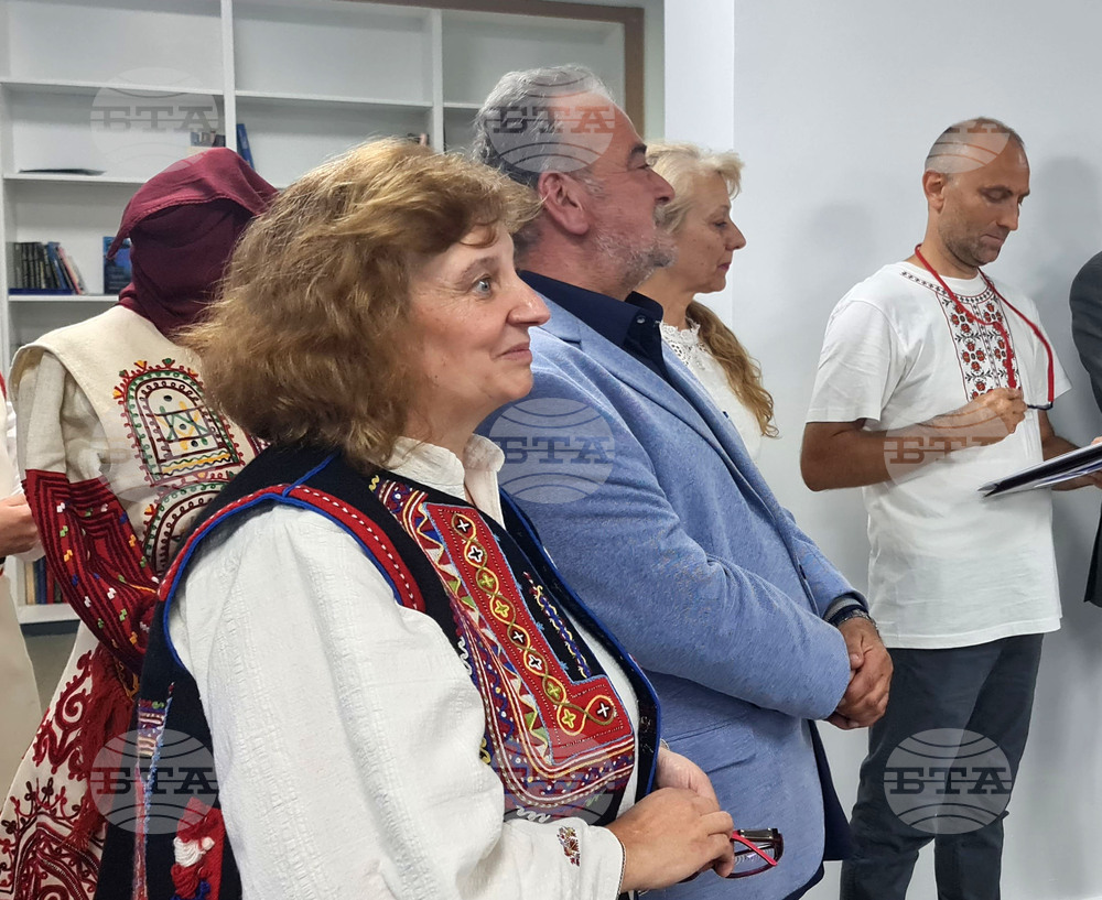Турция - Национален пресклуб на БТА-Анкара - българо-турска изложба на български и турски шевици и носии - Ани Йовева