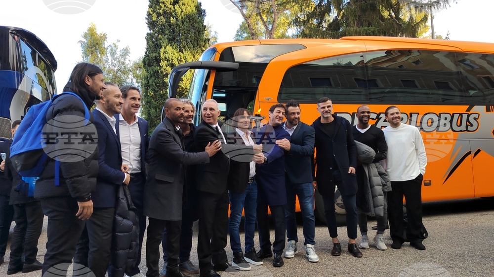 Bulgarian Football Legend Stoichkov Carries Peace Torch to Pope Francis