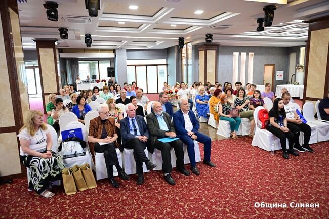 Кметът Стефан Радев откри Националната конференция по въпросите на обучението по физика