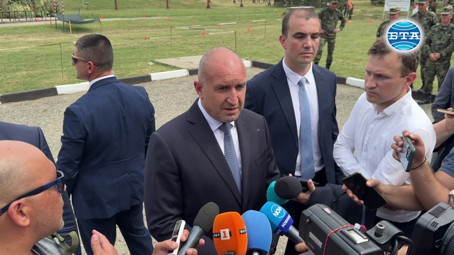 Ще обявя в понеделник кога ще свикам Народното събрание, каза в Казанлък президентът Румен Радев