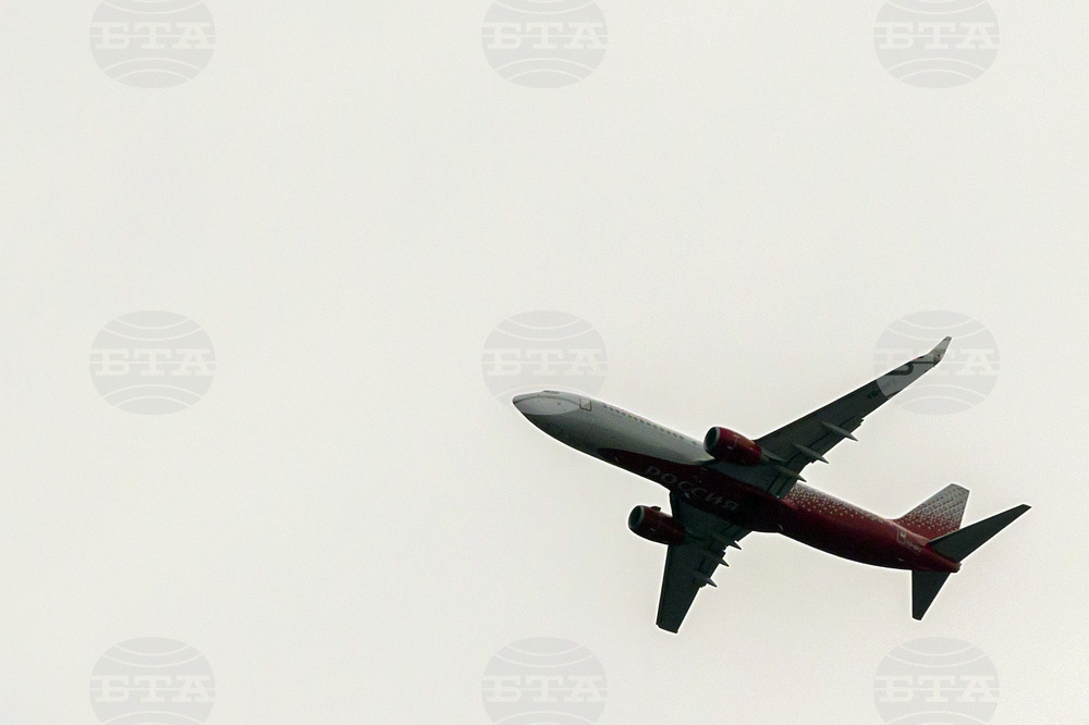 Заради буря в Букурещ редица полети бяха пренасочени към Варна, Констанца или Крайова, съобщават румънските медии