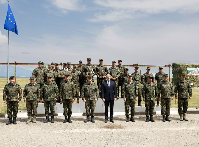 Президентът: Въвеждането на безпилотните системи в Българската армия е изискване на бъдещето