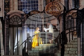 „Красавицата и звяра" - спектакъл 