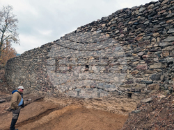 Село Храстово - крепост - разкопки 