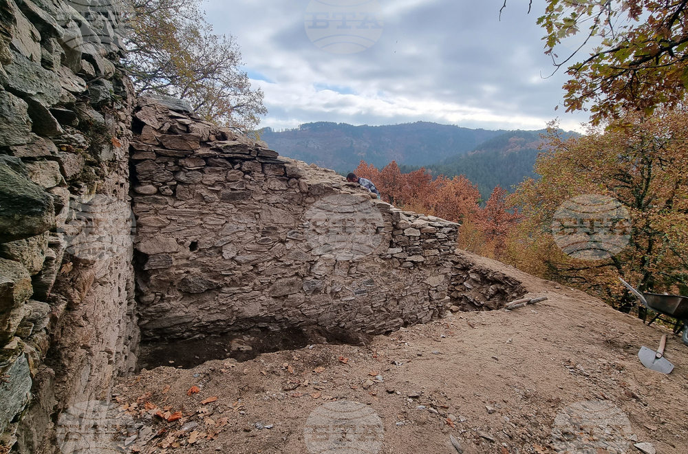 Село Храстово - крепост - разкопки