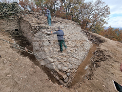Село Храстово - крепост - разкопки 