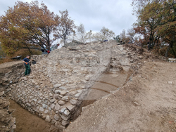 Село Храстово - крепост - разкопки 