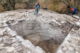 Село Храстово - крепост - разкопки 