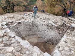 Село Храстово - крепост - разкопки 