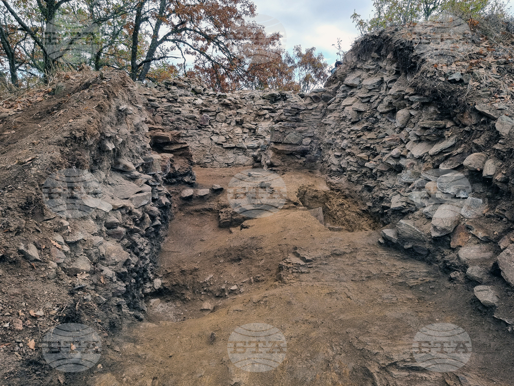 Село Храстово - крепост - разкопки