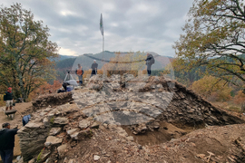 Село Храстово - крепост - разкопки 