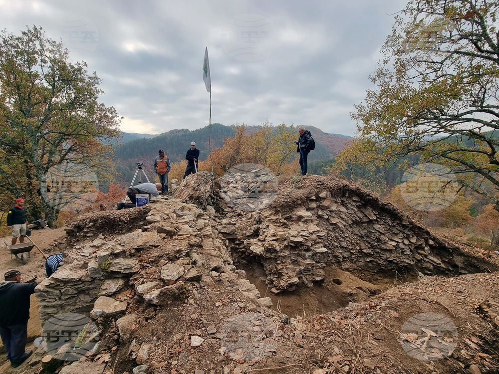 Село Храстово - крепост - разкопки