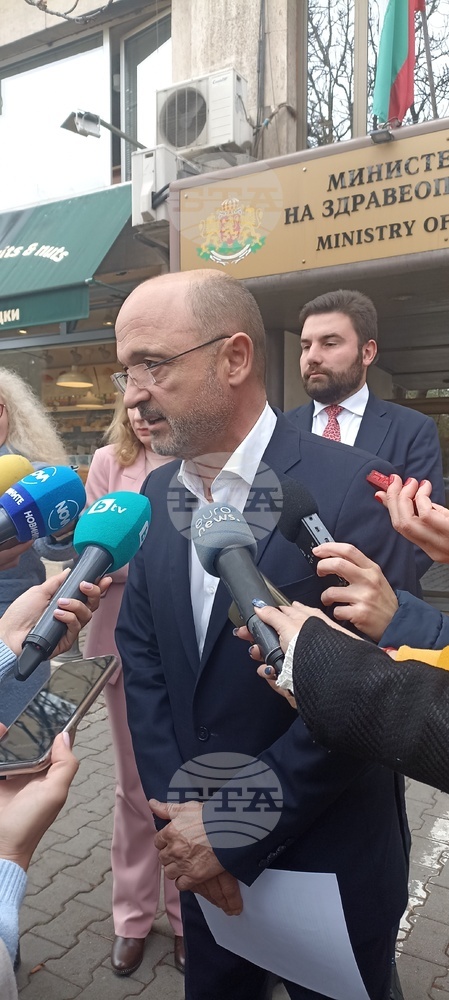 Министър Меджидиев: Ще бъде създадена единна номенклатура на лекарствените продукти, отпускани по лекарско предписание