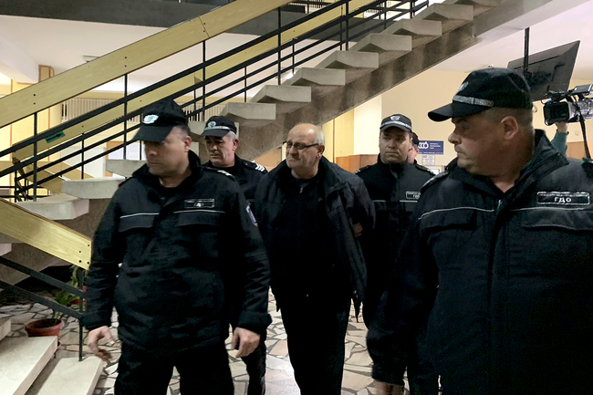 Освободиха под парична гаранция обвиняемия за тежкия пътен инцидент в село Бузовград, в който загина 14-годишно момче