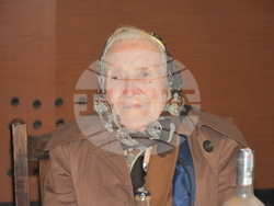 Снимка: Община Ловеч - Кметът на Ловеч поздрави лично столетница от село Радювене