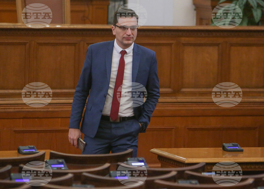 Парламент - заседание - Венко Сабрутев