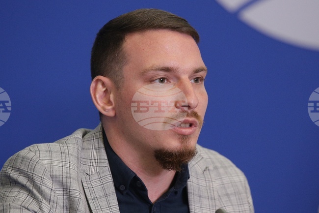 2024 Wage Growth Highest in Restaurants and Transport, Slowing in ICT and Mining, Think-Tank Says