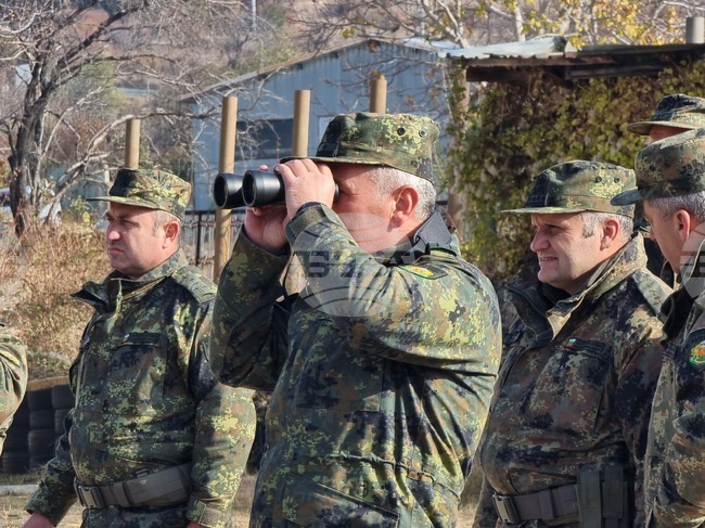 Занятия по оцеляване на военнослужещи ще се проведат в района на Карандила