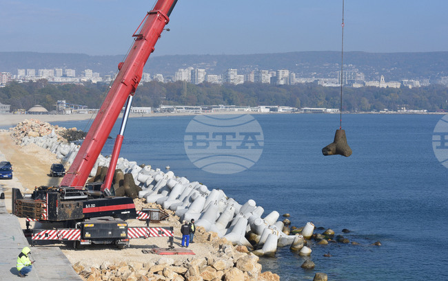  Варна - вълнолом - ремонт