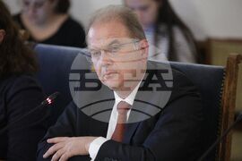 Комисия по правни въпроси - заседание - Радомир Чолаков