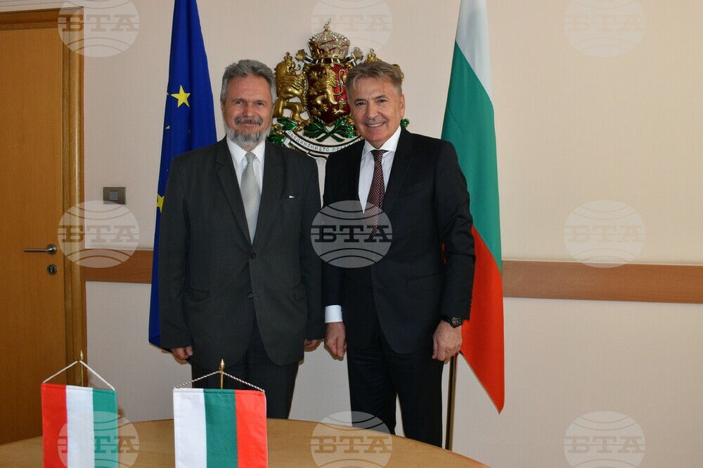 Economy Minister, Hungarian Ambassador Discuss Bilateral Economic Relations