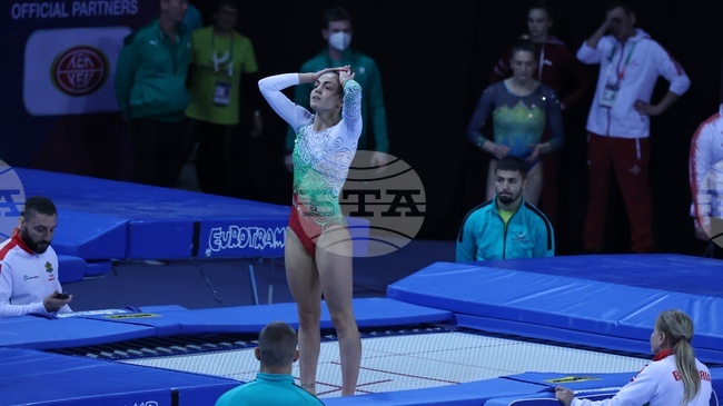 Христина Пенева и Калоян Петров не успяха да се класират за финалите в олимпийската дисциплина на Световната купа по скокове на батут в Коимбра