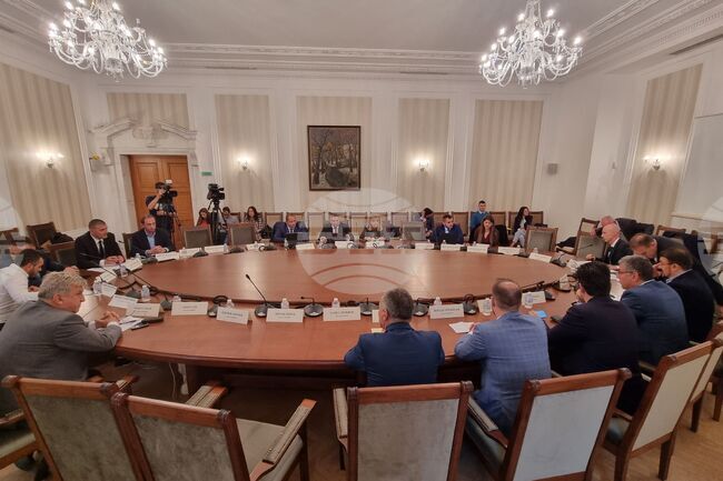 Парламент - Комисия по регионална политика, благоустройство и местно самоуправление
