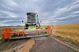 Село Пирне - жътвена кампания - откриване