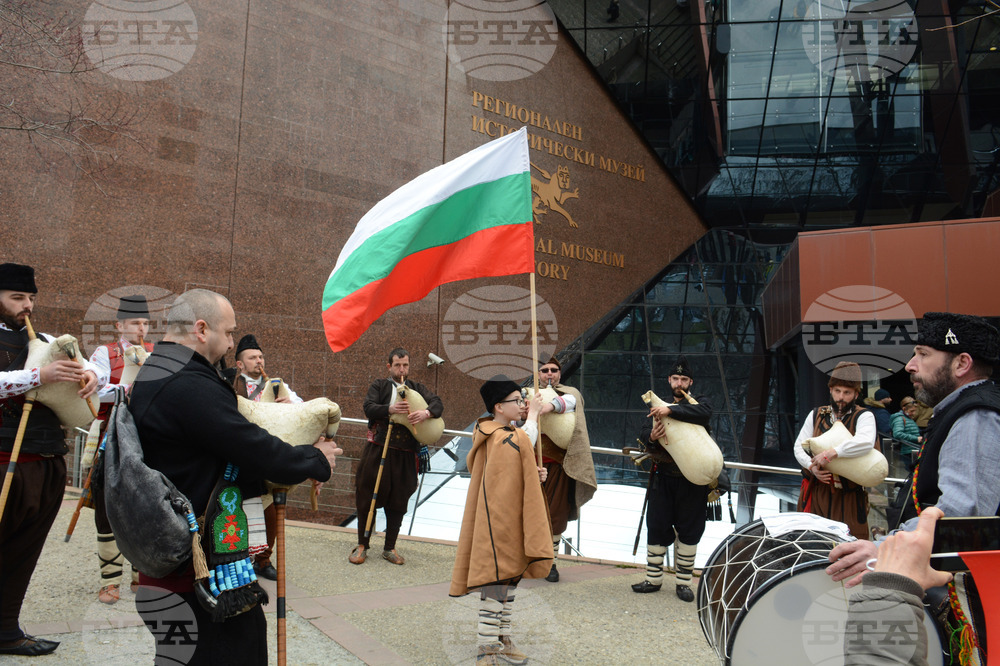 Старозагорски ученици ще имат възможността да се докоснат до първото издание на биографията на Христо Ботев от 1888 година