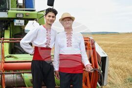 Село Пирне - жътвена кампания - откриване