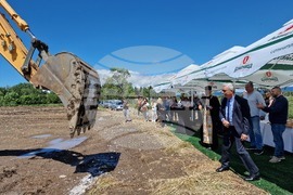 Село Белчин - къмпинг „Поларис“ - първа копка