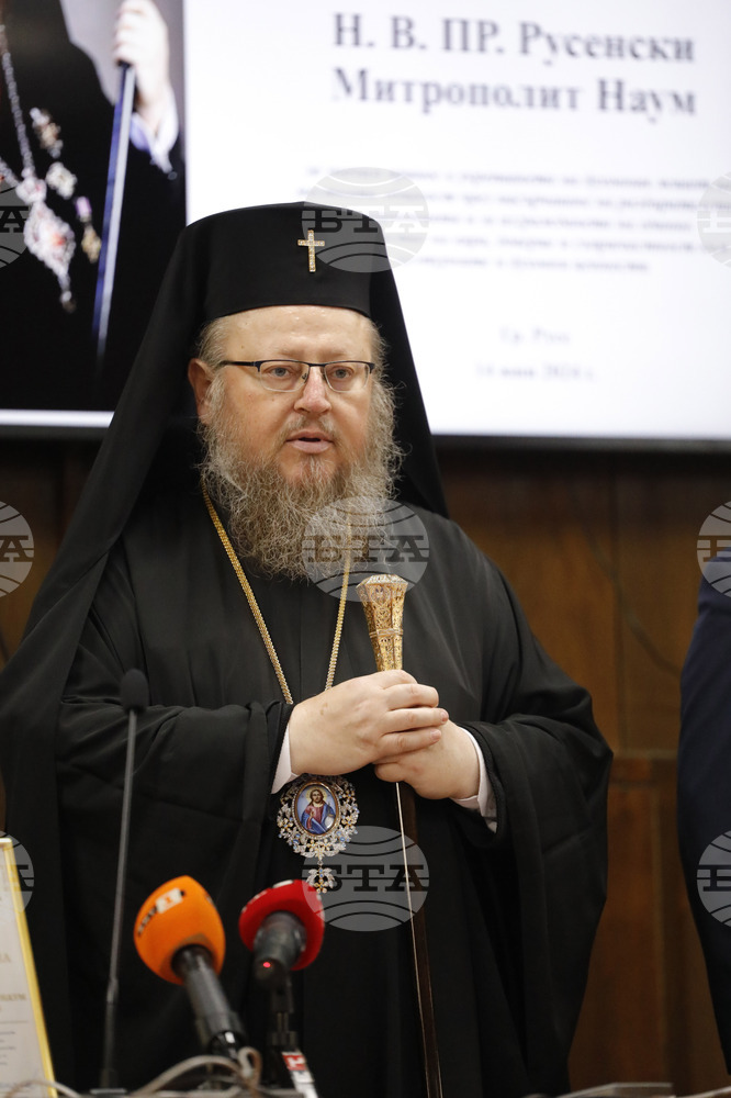 Русенският митрополит Наум се обяви против площад и паметник в града да носят името на предшественика му и блаженопочинал патриарх Неофит