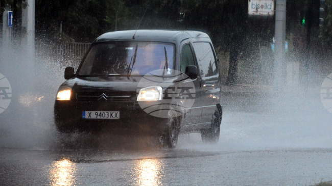 В област Хасково най-много дъжд - 29,2 литра на квадратен метър за денонощието, е паднал в село Царева поляна