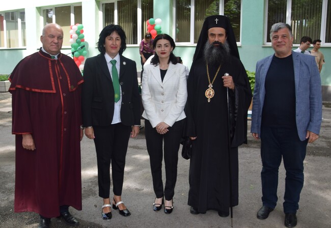 Областният управител Ани Аруюнян присъства на официалната церемония по връчване на дипломите на випуск 2024 на ППМГ „Екзарх Антим I“ във Видин