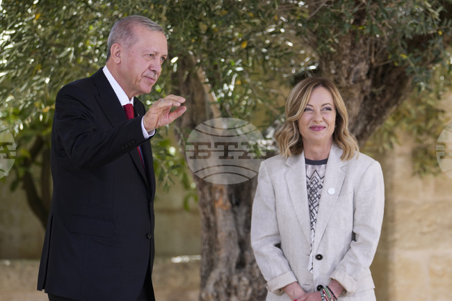 Турският президент ще посети днес Италия 