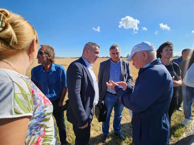 Министър Тахов: Държавата подпомага стопаните при застраховане на продукцията им